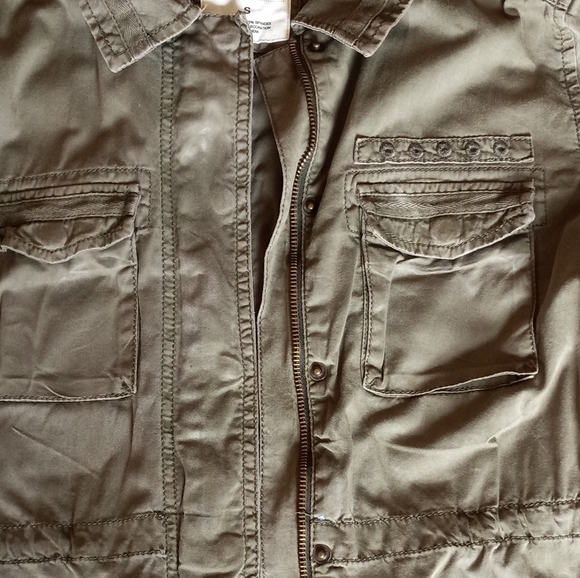 Army Green Zip-up Light Jacket - Picture 3 of 16